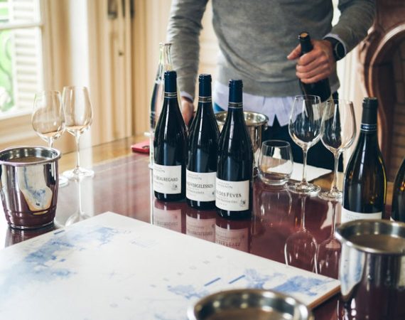 The Enchanting Aroma of Grapes: A Mysterious Encounter of Citrus and Vanilla in Red Wine