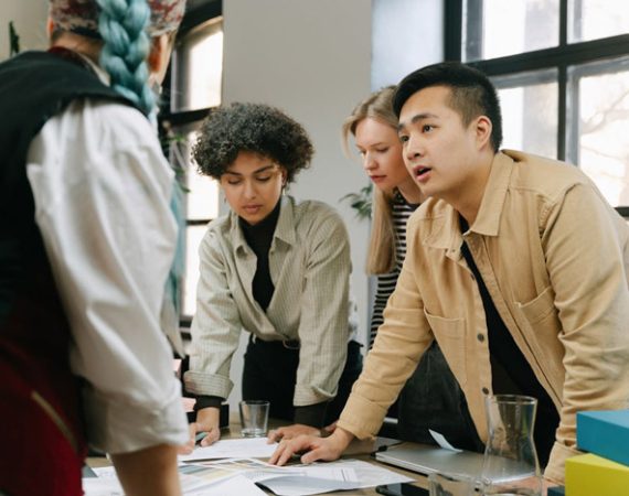 How Can You Start a Business When You “Know Nothing”?Here’s Your Practical Guide to Launching a Venture with Zero Skills