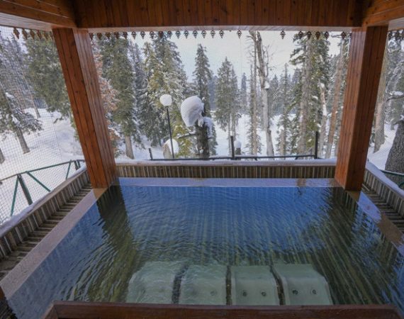 A Tipsy Guide to Hot Springs × Fine Drinks: Unlocking the Perfect Winter Pairing